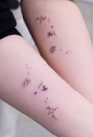 一组简约女生彩色小清新纹身图案欣赏