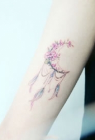 一组女生唯美彩色纹身图案