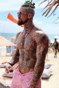 肌肉纹身帅哥的9款摄影生活照片