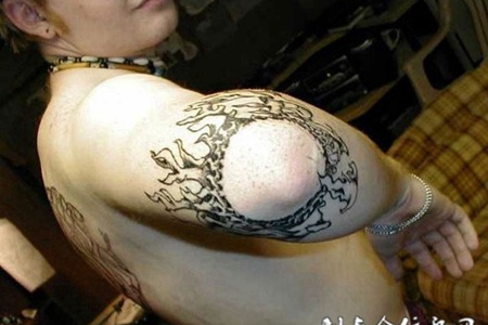 男人经典胳膊肘纹身图案