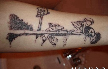 手腕卡通人物黑色纹身图案