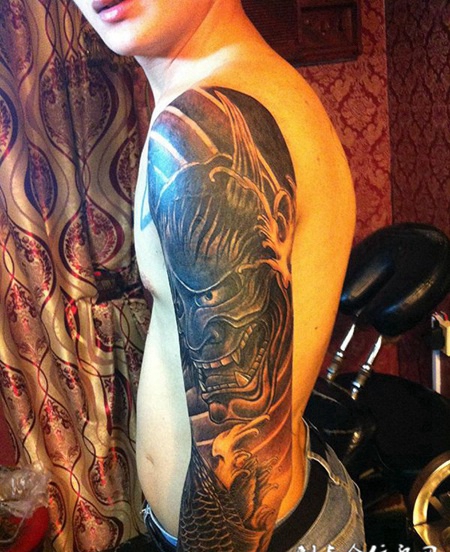 个性男生手臂霸气般若纹身图案