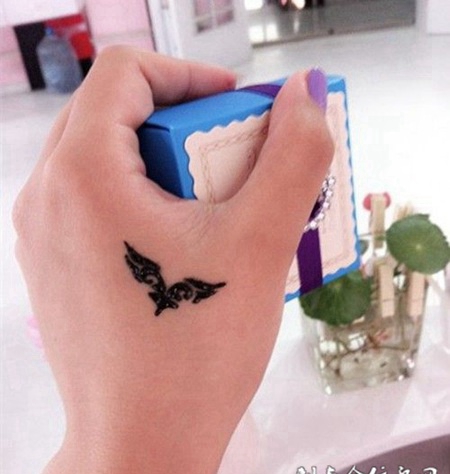 唯美手部纹身图案