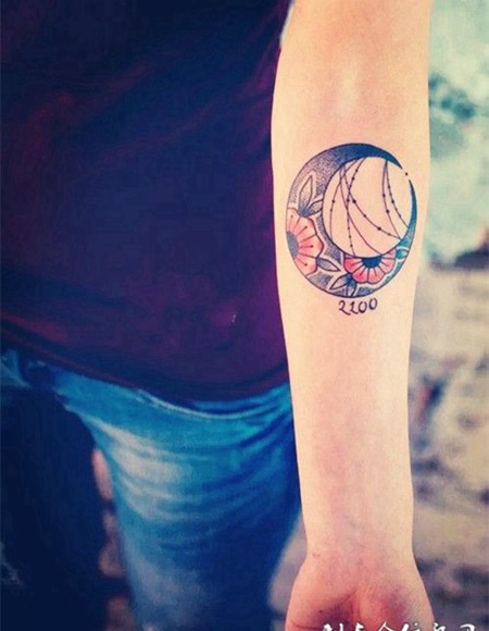 唯美小清新女生手臂纹身图