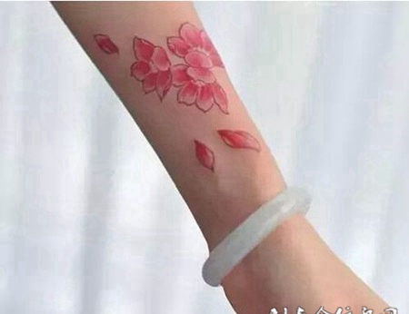 唯美樱花手臂纹身图案