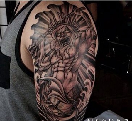 霸气的男性手臂纹身