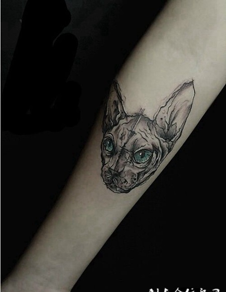 个性经典小图案手臂纹身