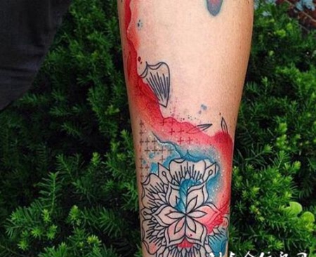 唯美好看泼墨纹身