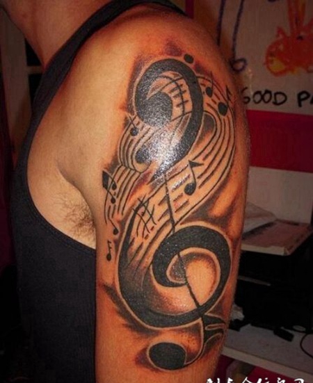 烙在肌肤的音符翩翩起舞