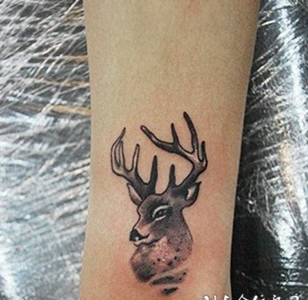 小清新小鹿刺青图片