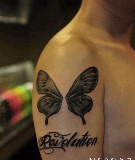 手臂唯美的蝴蝶纹身图案
