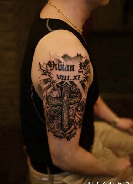 十字架纹身是恶魔还是天使