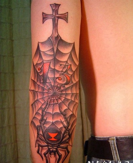 奇葩个性蜘蛛结网纹身图案