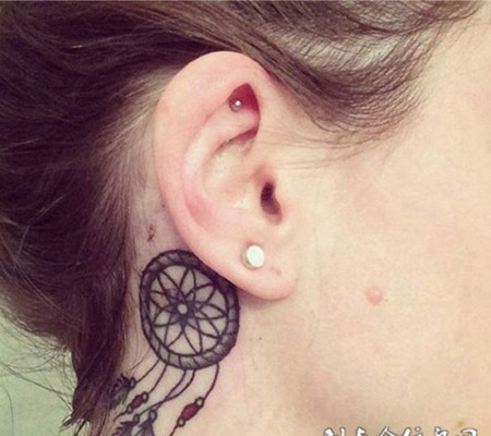 女生唯美耳背纹身经典图案
