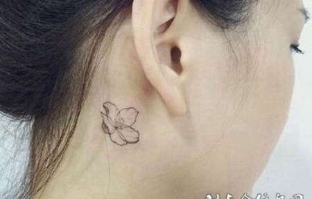 女生耳背简单刺青纹身图案欣赏