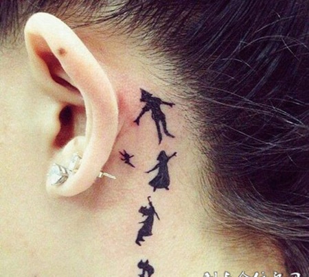 最新女生耳背简约刺青图片