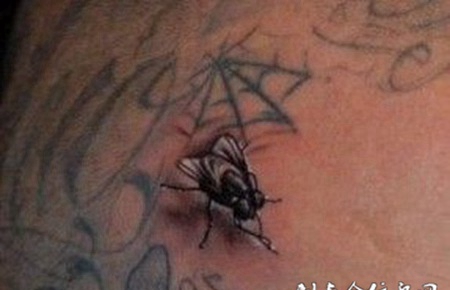 逼真立体苍蝇图纹身图片