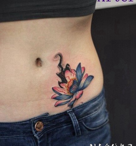 艺术莲花腹部纹身