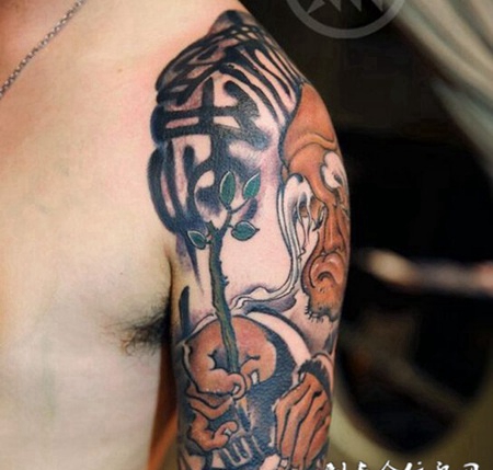 南山隐士肩部纹身图案