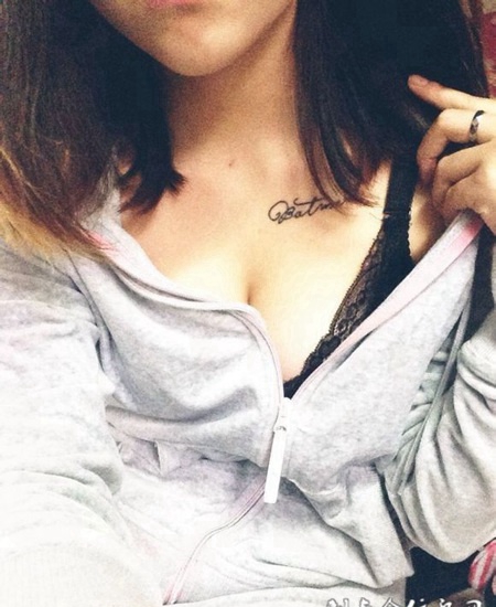 肩部锁骨性感英文刺青诱惑