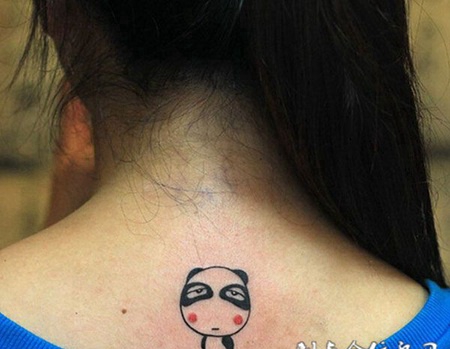 可爱卡通颈部纹身