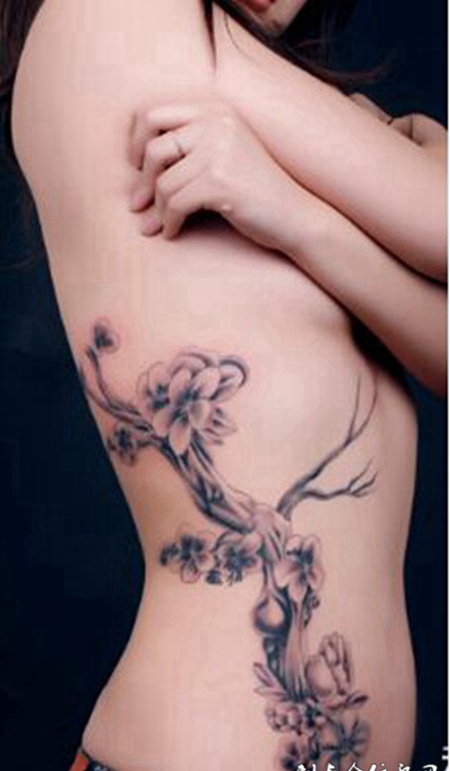 侧腰花藤艺术刺青纹身