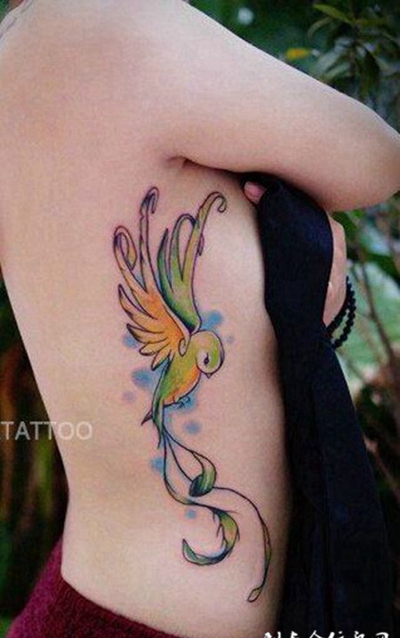 精美蜂鸟腰部纹身