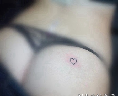 美女性感臀部纹身图案