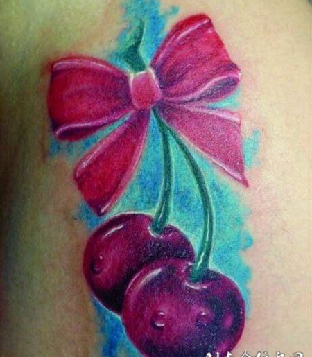 精美樱桃臀部纹身