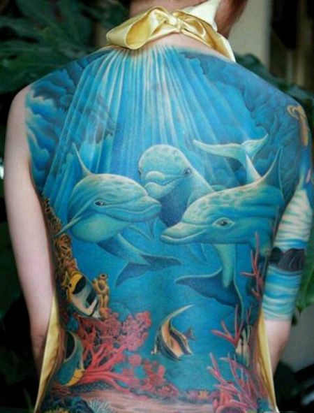 满背蓝色海洋纹身图片