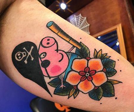 大臂内侧小猪佩奇纹身图片