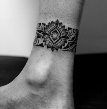 花朵图腾脚环纹身图片