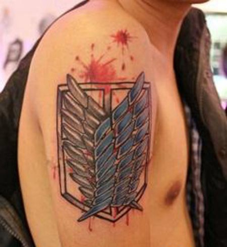 大臂进击的巨人标志纹身图片