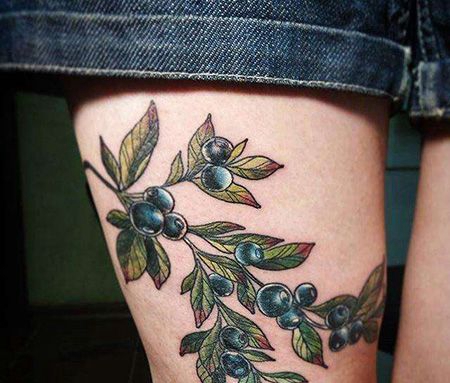 大腿蓝莓纹身图片