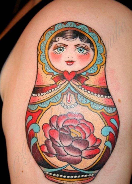 大臂俄罗斯套娃纹身图片