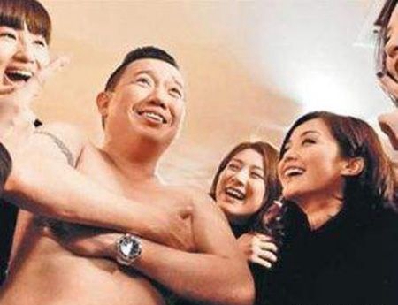 杜汶泽图腾臂环纹身图片