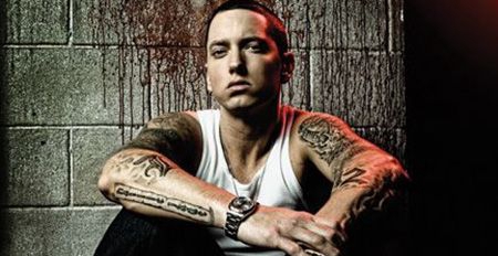 说唱歌手eminem手臂纹身图片