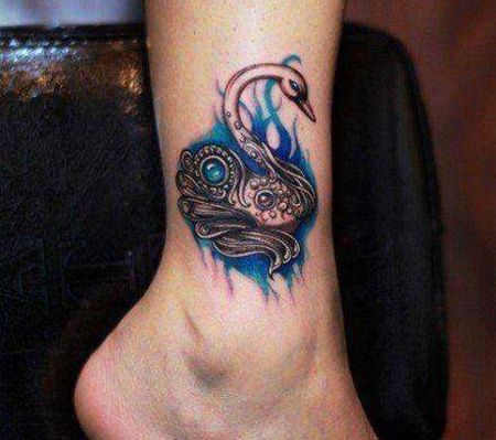 脚踝天鹅纹身图片