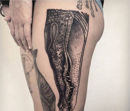 大腿鳄鱼纹身图片