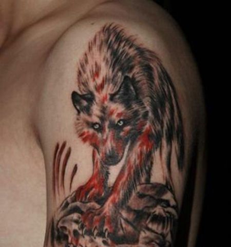 大臂帅气的血狼纹身图片