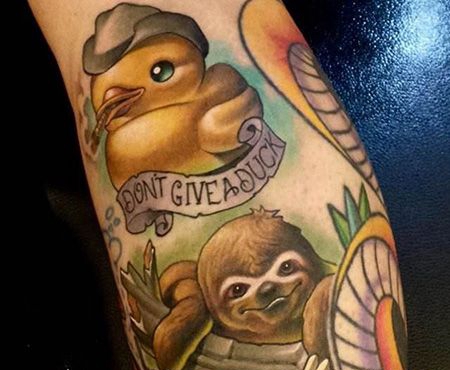 手臂戴帽子的鸭子纹身图片