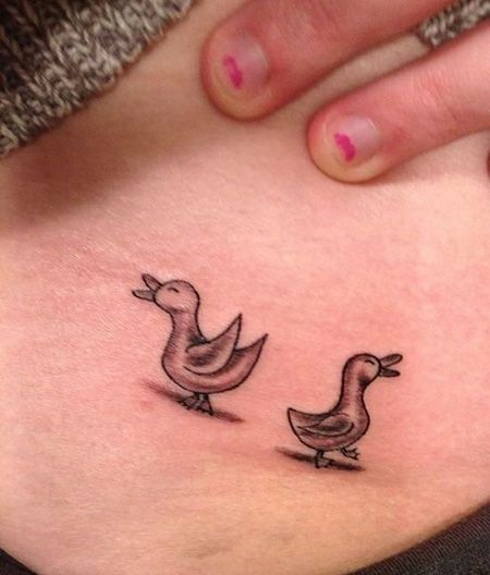 腹部鸭子纹身图片