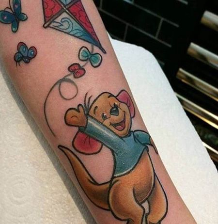 手臂卡通袋鼠纹身图片