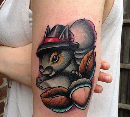 女生大臂松鼠纹身图片