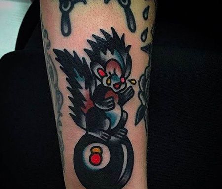 手臂创意松鼠纹身图片