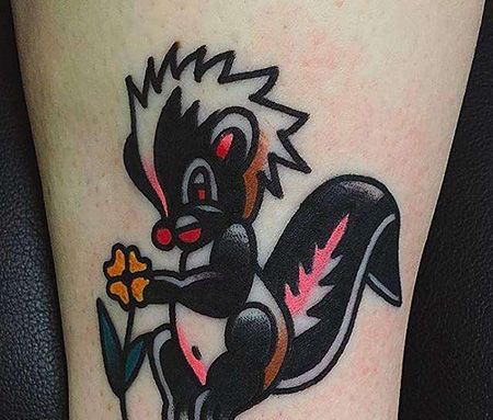 小腿松鼠纹身图片