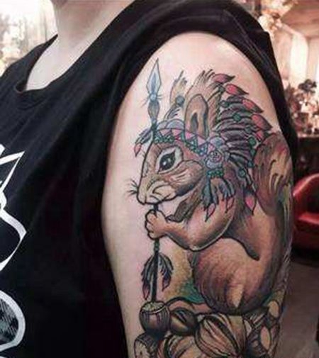 大臂松鼠酋长纹身图片
