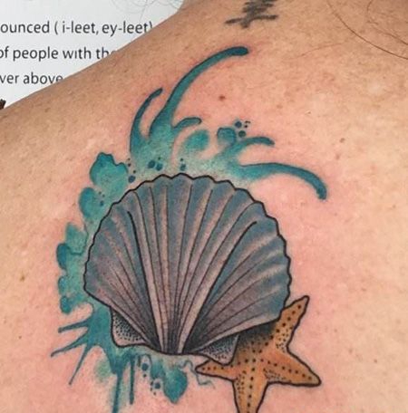 肩部贝壳海星纹身图片