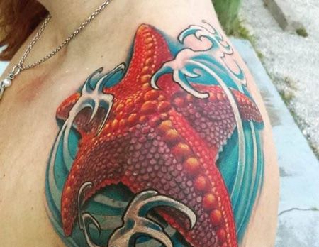 肩部写实海星纹身图片