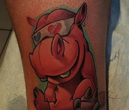 小腿卡通河马纹身图片